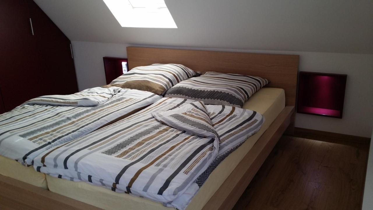 Haus Am Teich - Teichblick Apartment Фехмарн Екстериор снимка