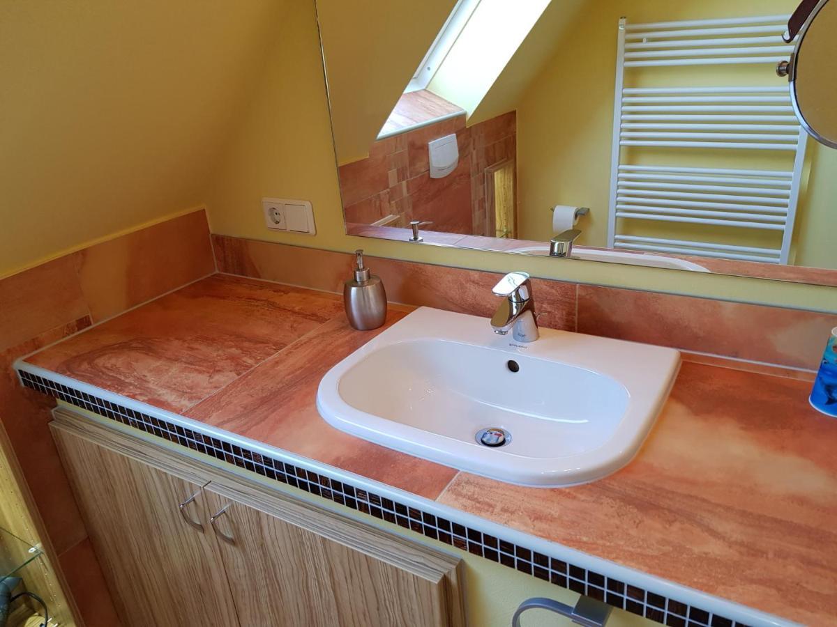 Haus Am Teich - Teichblick Apartment Фехмарн Екстериор снимка