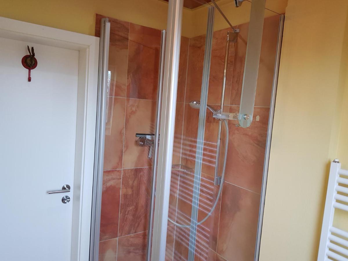 Haus Am Teich - Teichblick Apartment Фехмарн Екстериор снимка