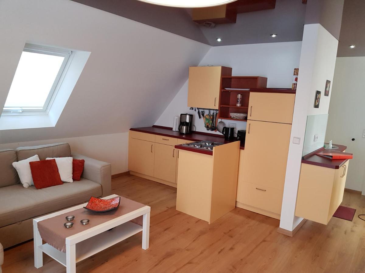 Haus Am Teich - Teichblick Apartment Фехмарн Екстериор снимка